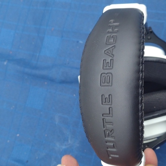 Turtle Beach gaming Headset NWOT - Picture 3 of 3